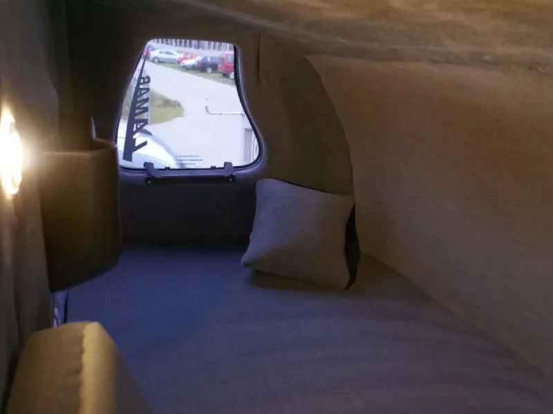 6 JFS Transport Solutions Lamar Sleeping pod UK Lx interior - Jaroslaw Sowa